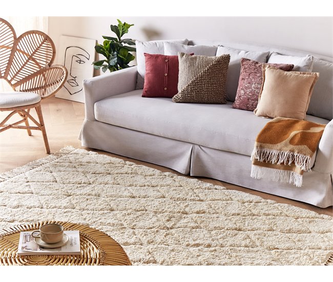 Beliani Pelos curtos SILCHAR 140x200 Bege