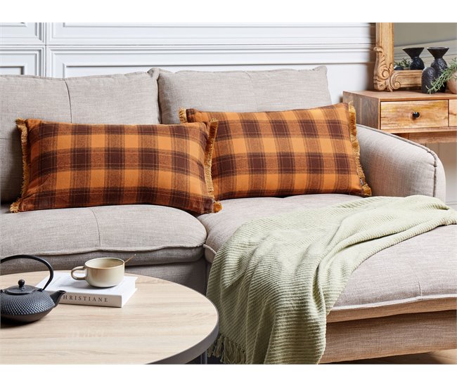 Beliani Almofada decorativa BARJA 70x40 Laranja