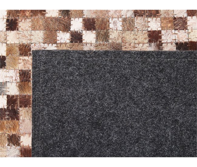 Beliani Pelos curtos TORUL 160x230 Castanho