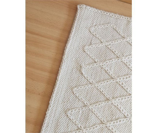 Beliani Pelos curtos ERZIN 160x230 Branco/ Bege
