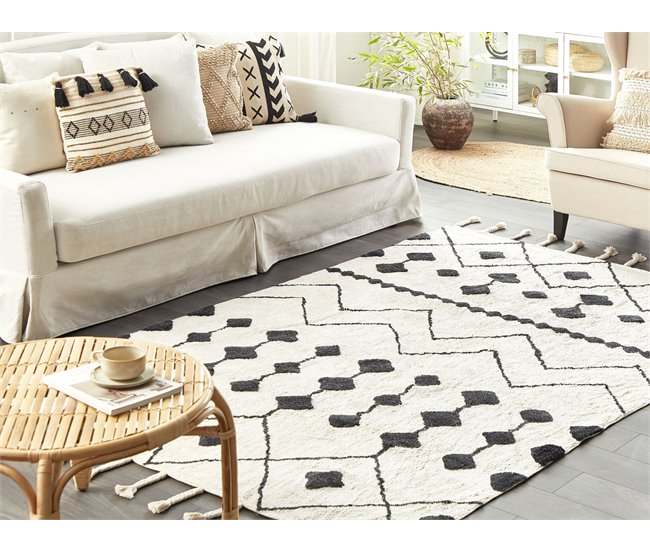 Beliani Pelos curtos KHEMISSET 140x200 Branco/ Bege