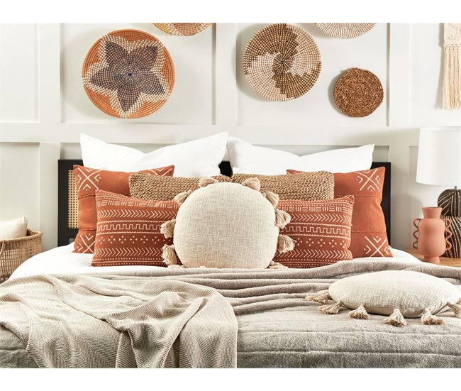 Beliani Almofada decorativa MADIA Bege