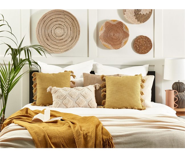 Beliani Almofada decorativa LYNCHIS 45x45 Amarelo