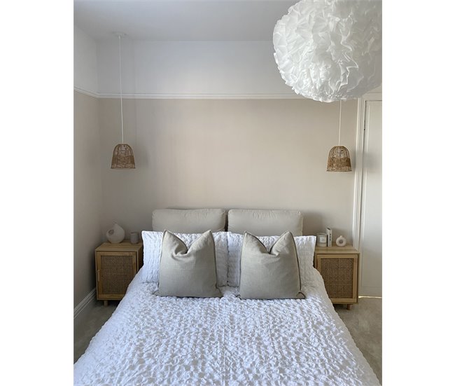 Beliani Cama com estrado Chenille MELLE 155x240 Bege