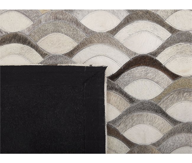 Beliani Pelos curtos KIRCA 140x200 Bege