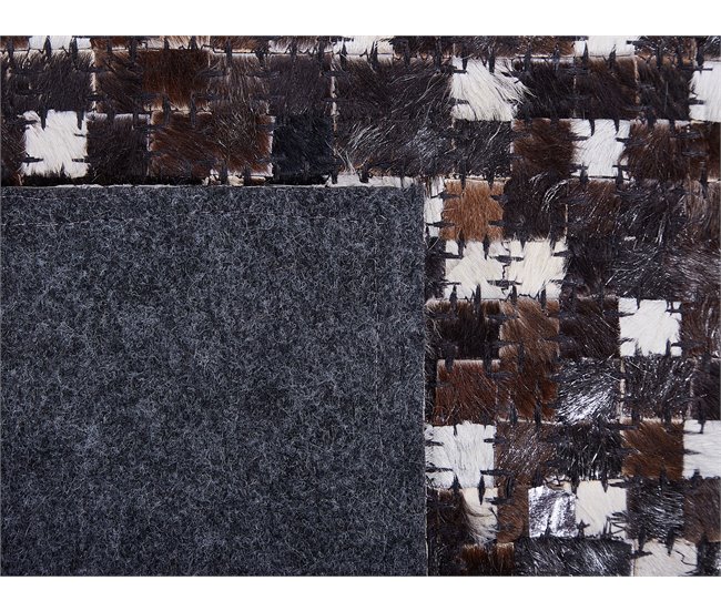 Beliani Pelos curtos AKKESE 160x230 Castanho