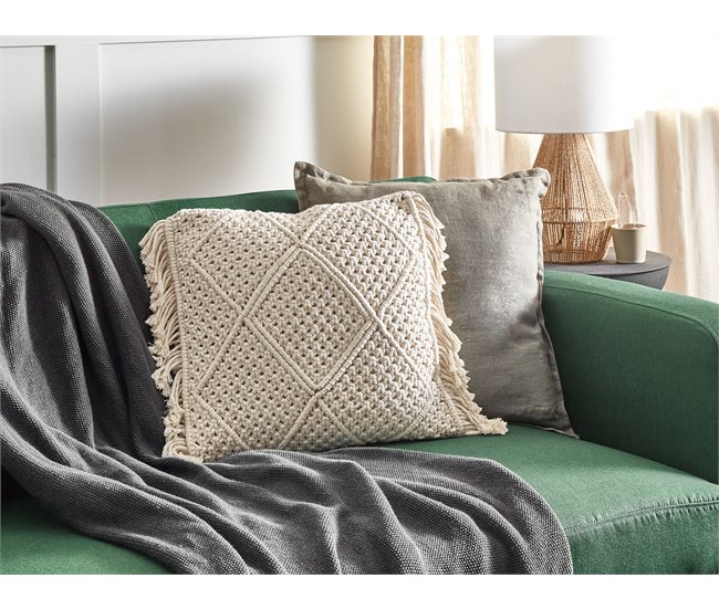 Beliani Almofada decorativa BESHAM 45x45 Bege