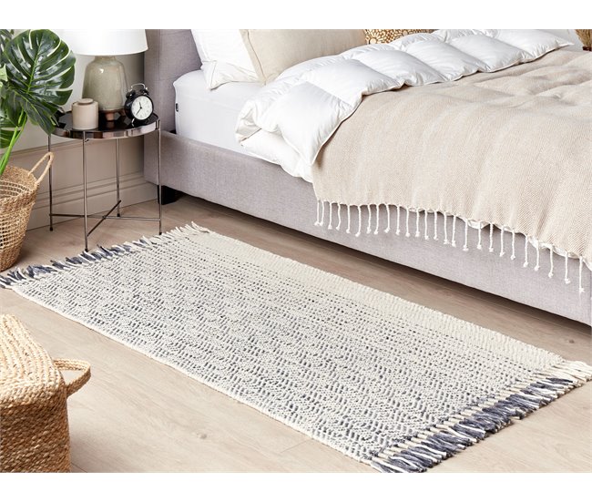 Beliani Pelos curtos OMERLI 80x150 Branco