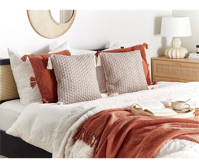 Beliani Almofada decorativa HAKONE 42x42 Bege