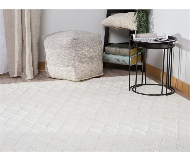 Beliani Pelos curtos ERZIN 140x200 Branco/ Bege
