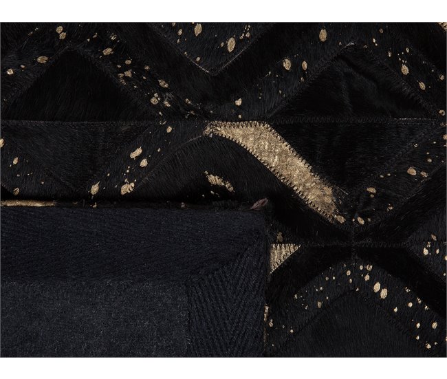 Beliani Pelos curtos DEVELI 140x200 Preto