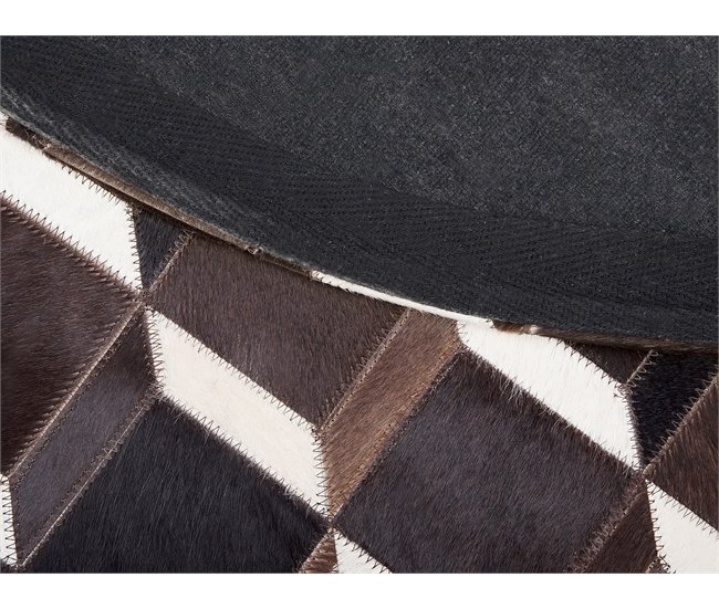 Beliani Pelos curtos ALPKOY 140x140 Castanho